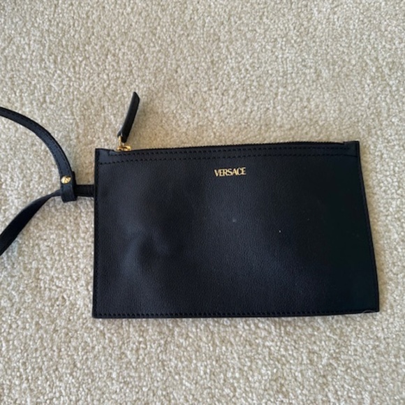 NWOT WOMEN'S VERSACE TOTE SHOULDER BAG WITH ADDITIONAL ATTACHED VERSACE  PURSE - Picture 7 of 16